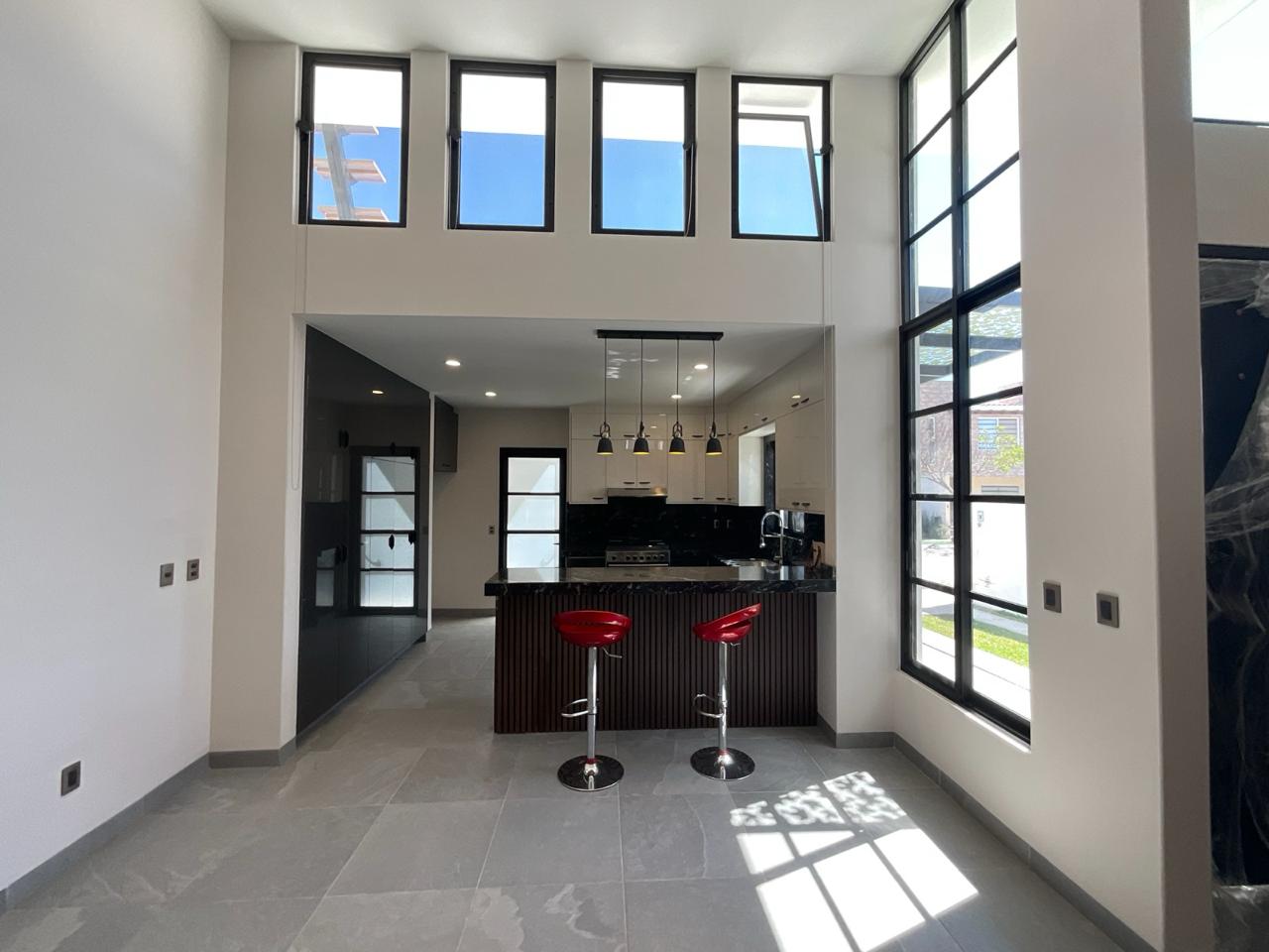 EN VENTA CASA DE 1 PLANTA MODERMA EN MAYORAZGO RESIDENCIAL